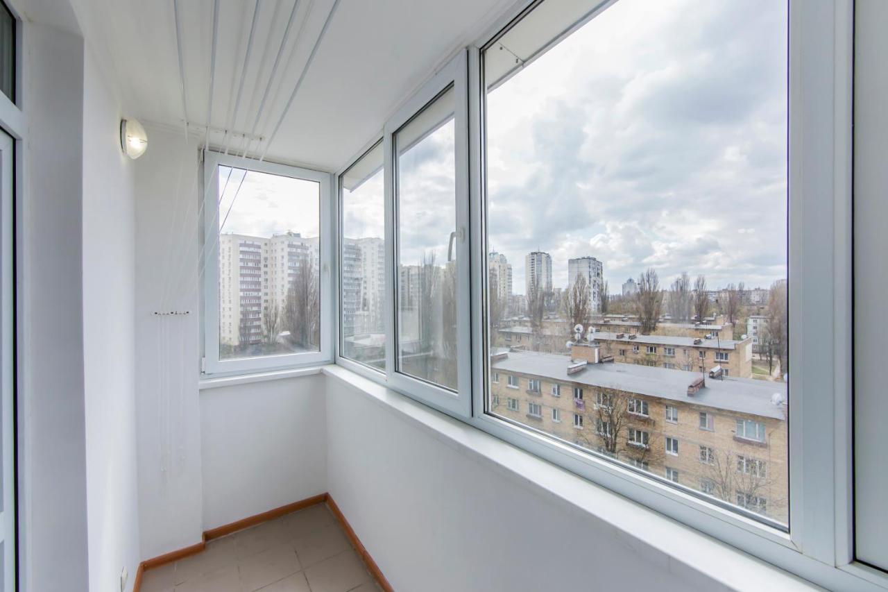 Просторная Однокомнатная Квартира Возле Скоростного Трамвая Kyiv Exterior photo